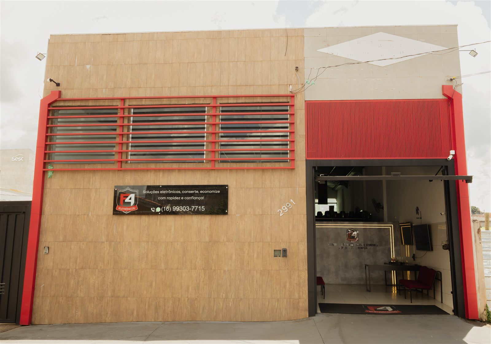 Fachada da F4 Eletrônicos em Franca